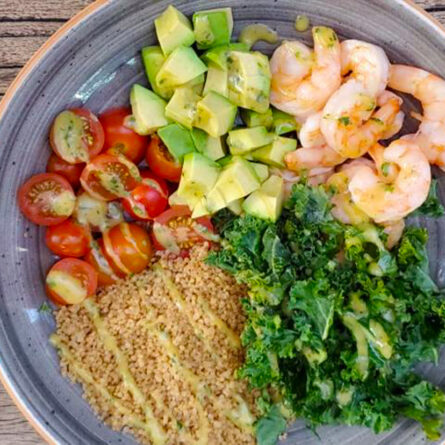 Bowl de Camarones, Quinua y Kale